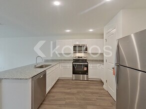 8045 99th Ct in Vero Beach, FL - Building Photo - Building Photo