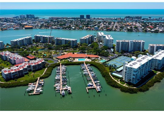 7871 Sailboat Key Blvd S, Unit 308 in South Pasadena, FL - Building Photo