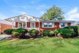 10024 Mulberry Ave in Oak Lawn, IL - Building Photo
