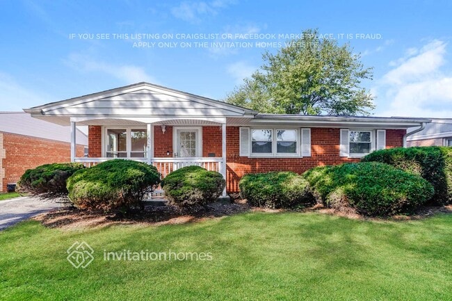 property at 10024 Mulberry Ave