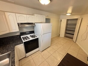 1805 Moser Dr in Henderson, NV - Building Photo - Building Photo