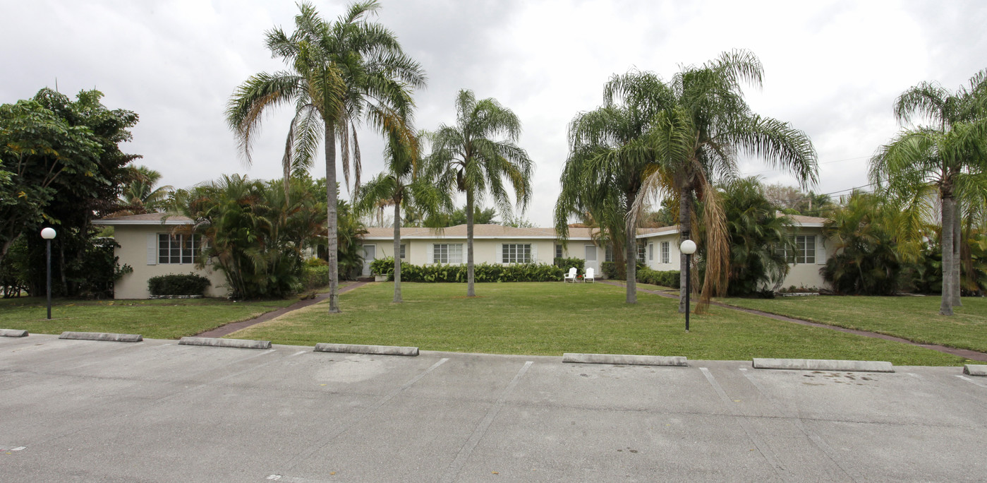 Intercoastal Apartments in Delray Beach, FL - Building Photo