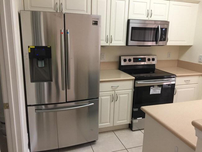 2888 Hidden Hills Rd-Unit -901 in Royal Palm Beach, FL - Building Photo - Building Photo
