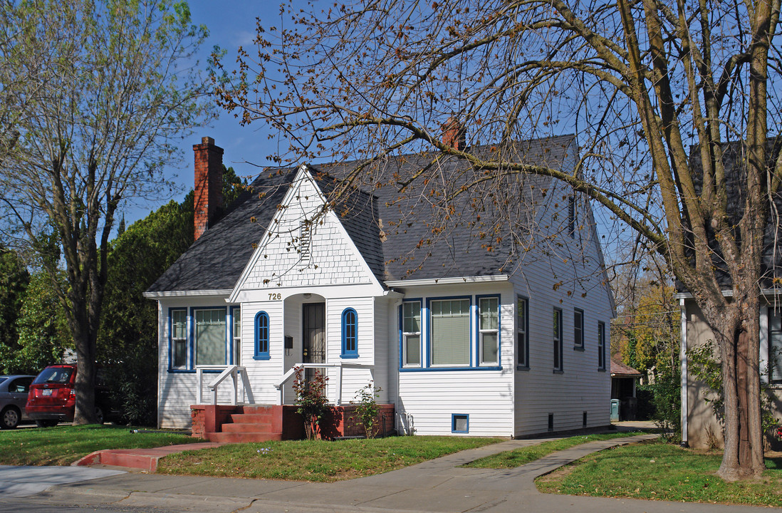 716-726 39th St in Sacramento, CA - Building Photo