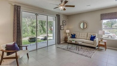 5270 Dragonfly Dr in Wildwood, FL - Foto de edificio - Building Photo
