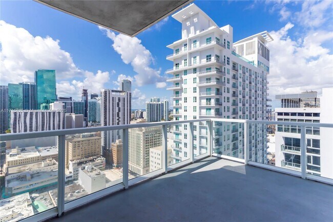 253 NE 2nd St, Unit 1803 in Miami, FL - Building Photo - Building Photo