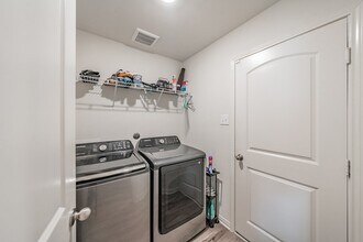 8313 Buck Mountain Pass in Fort Worth, TX - Foto de edificio - Building Photo