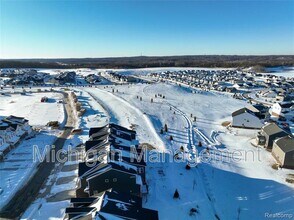 1434 Superior Dr in Milford, MI - Building Photo - Building Photo