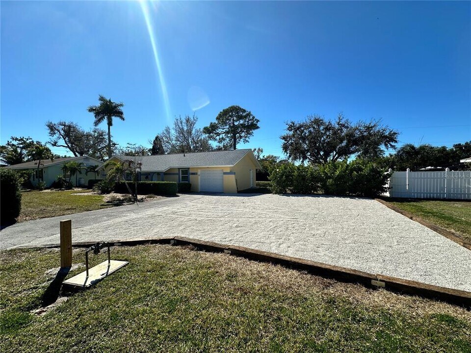 204 59th St NW in Bradenton, FL - Building Photo