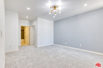 401 N Serrano Ave in Los Angeles, CA - Building Photo - Building Photo