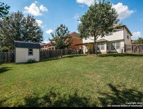 7630 Avery Rd in Live Oak, TX - Building Photo - Building Photo