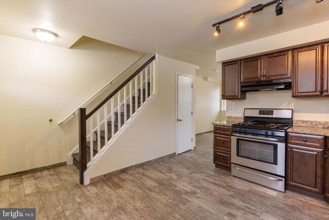 101 E Camden Ave in Moorestown, NJ - Building Photo - Building Photo