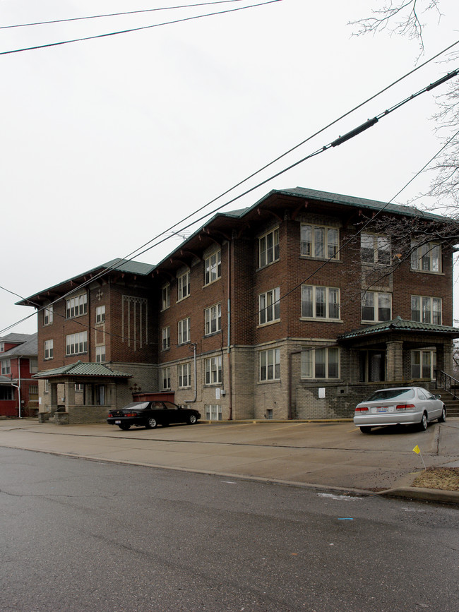 The Chesterfield Apartments in Akron, OH - Building Photo - Building Photo