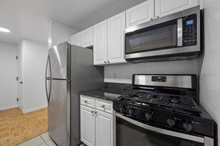 520 W 48th St in New York, NY - Building Photo - Building Photo