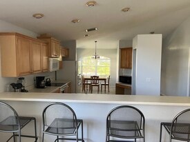 7354 Eleanor Cir in Sarasota, FL - Building Photo