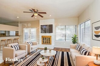 7901 Tulane Dr in Rowlett, TX - Foto de edificio - Building Photo