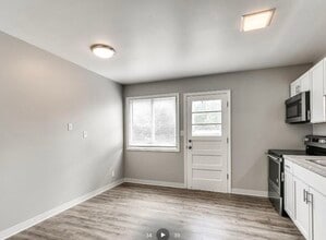 188 1st St, Unit 1 in Gilbert, IA - Building Photo - Building Photo