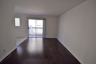 5002 Tujunga Ave in Los Angeles, CA - Foto de edificio - Building Photo