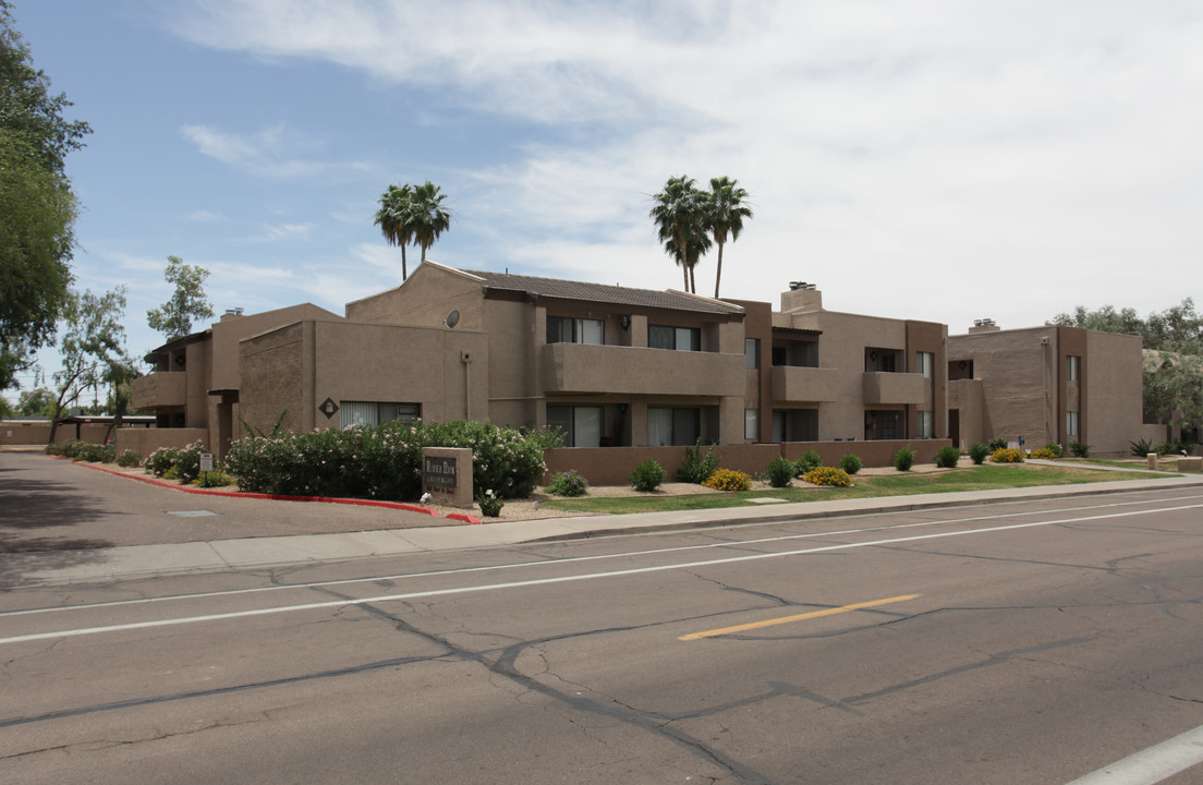 River Run in Tempe, AZ - Building Photo