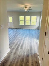 4218 Oakwood Ter Ct in Oakwood, GA - Foto de edificio - Building Photo