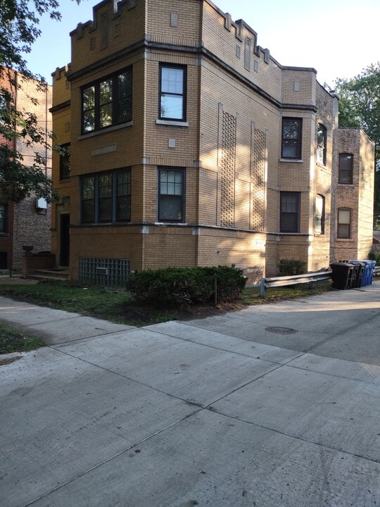 7219 N Wolcott Ave, Unit 1 in Chicago, IL - Building Photo