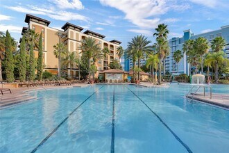 12527 Floridays Resort Dr in Orlando, FL - Building Photo - Building Photo