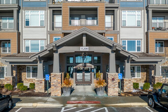 Prairie View at Village West in Kansas City, KS - Foto de edificio - Building Photo