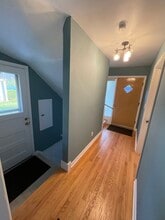 3234 S 77th St, Unit Upper in Milwaukee, WI - Building Photo - Building Photo