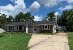 2705 Nottingham Way in Dothan, AL - Building Photo