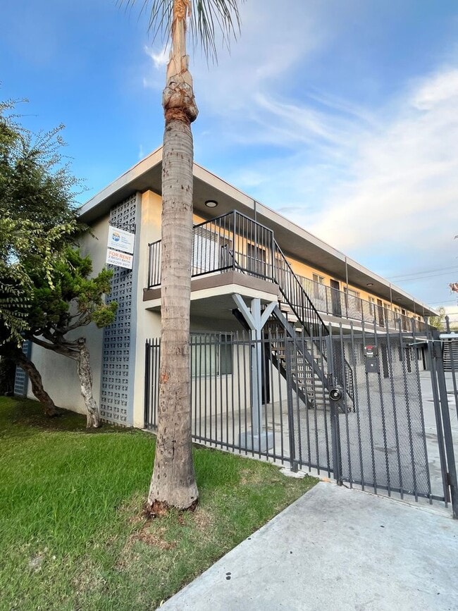 property at 1604 Henderson Ave