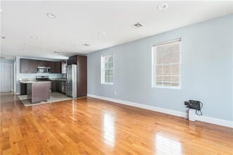 119 Oakland Ave in Providence, RI - Building Photo - Building Photo