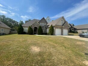 237 Camden Lake Dr in Calera, AL - Building Photo - Building Photo