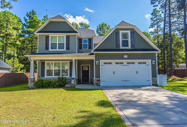 412 Palisades Dr
