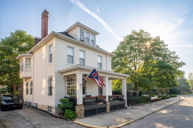property at 946 Oak St