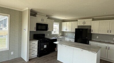 10916 Le Grande Ct in Ira, MI - Building Photo - Building Photo