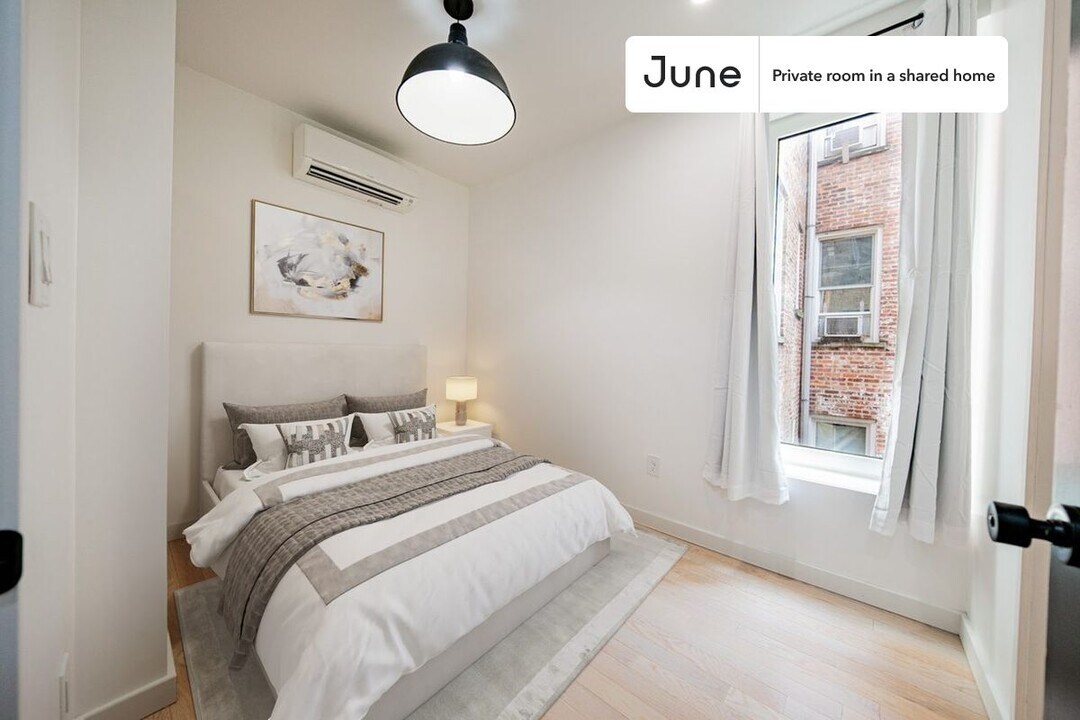 Room in Shared 4 bed/4 bath home in Brooklyn, NY - Building Photo
