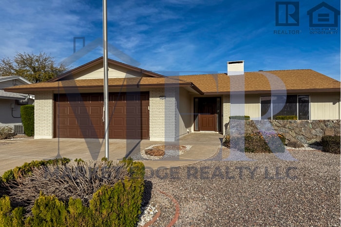 10956 W Meade Dr in Sun City, AZ - Building Photo
