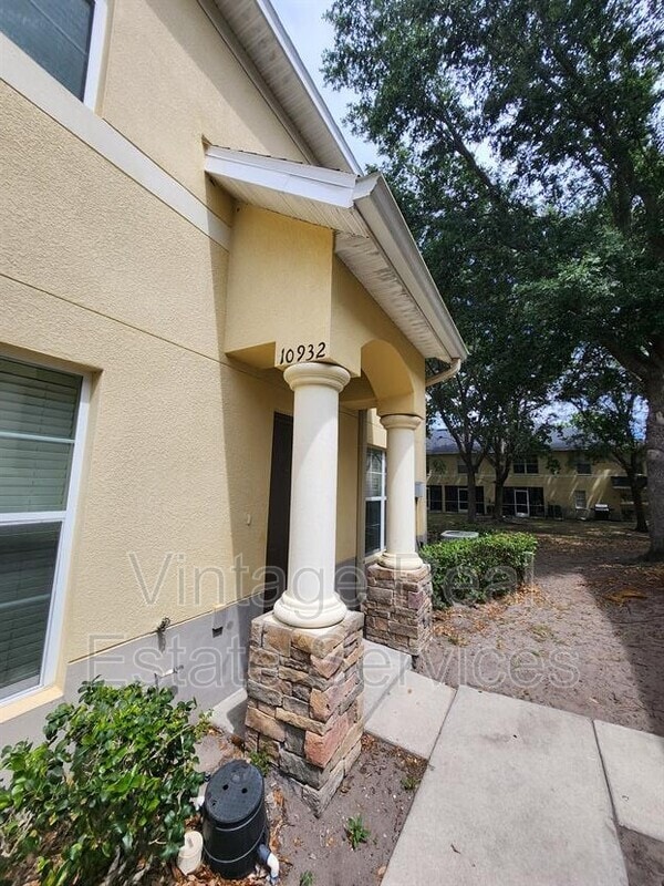 10932 Keys Gate Dr in Riverview, FL - Building Photo - Building Photo