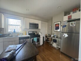 4 Belvidere Pl, Unit 3 in Cambridge, MA - Building Photo