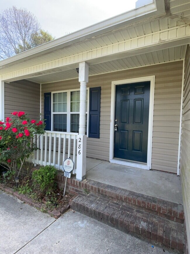 286 Brookstone Way in Jacksonville, NC - Building Photo - Building Photo