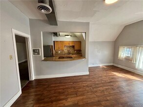42 Richmond Ave in Buffalo, NY - Building Photo - Building Photo