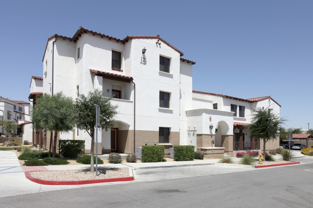 Wolf Waters Place in La Quinta, CA - Foto de edificio