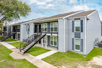 Sienna Villas Apartments in Freeport, TX - Building Photo - Building Photo