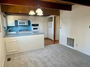 28762 Cedar Dr in Lake Arrowhead, CA - Building Photo - Building Photo