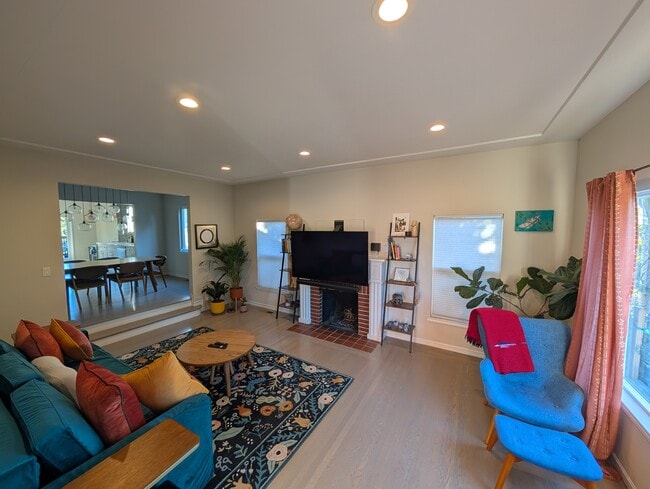 property at 4532 Reinhardt Dr