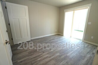 431 2nd Ave N in Nampa, ID - Building Photo - Building Photo