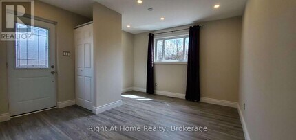 2192 Bridge Rd in Oakville, ON - Building Photo - Building Photo