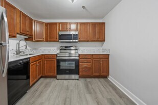 95 Putter Dr, Unit 418 in Wallingford, CT - Building Photo