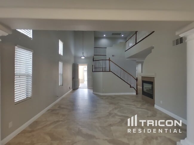 9109 Picket Fence Ave in Las Vegas, NV - Building Photo - Building Photo