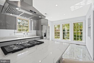 1626 Foxhall Rd NW in Washington, DC - Building Photo - Building Photo